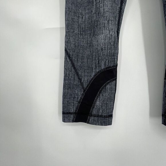 Lululemon Black Dune Burlap Texture Run Inspire Crop II Leggings Size 6 - Picture 2 of 7